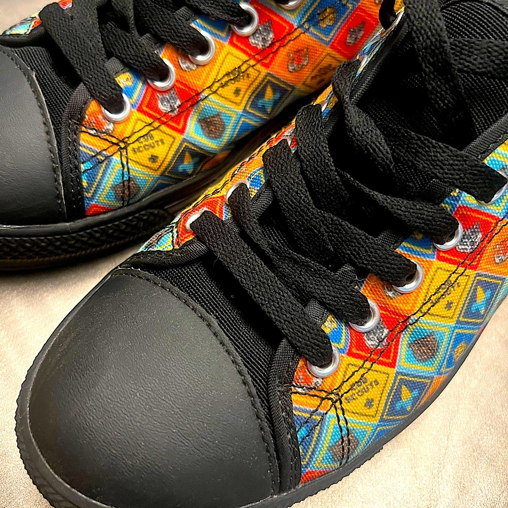 New- Woman Low Top - Black - Cub Scout Black Low Top YLT - Size 6